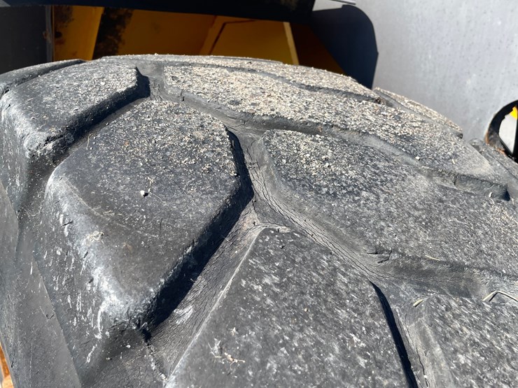 #1500-•-2017-volvo-l110h-wheel-loader-with-bucket-image-21