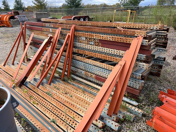 #2103-•-steel-pallet-racking-upright-frames,-cross-beams,-and-more-image-32
