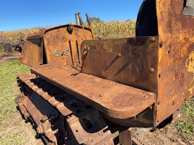 caterpillar-ten-image-30