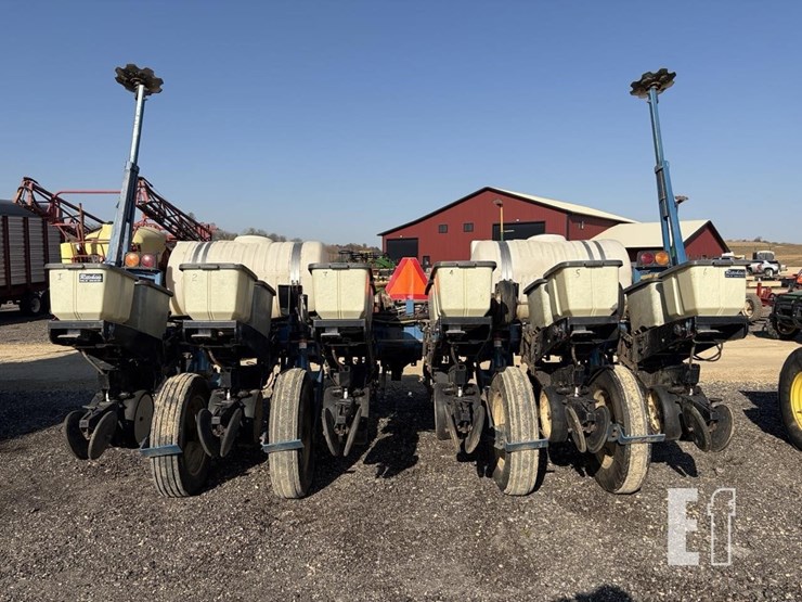 2000-kinze-2000-image-3