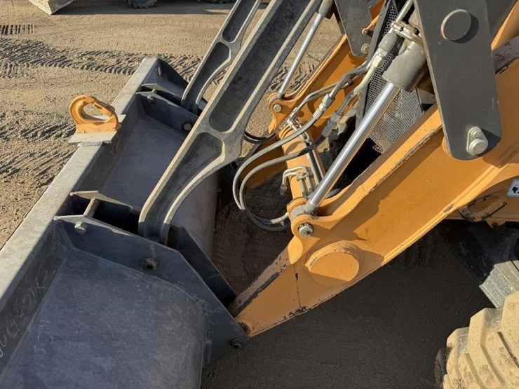 2019-case-570n-ep-skip-loader-image-23