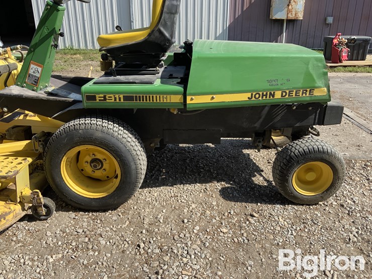 john-deere-f911-front-mount-72"-lawnmower-w/25-gal-sprayer-image-15
