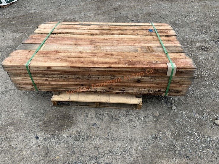 ~147--dog-ear-cedar-fencing-pieces-image-8