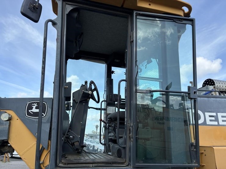 2005-deere-772d-image-31