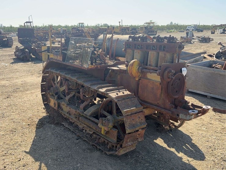 caterpillar-thirty-image-4