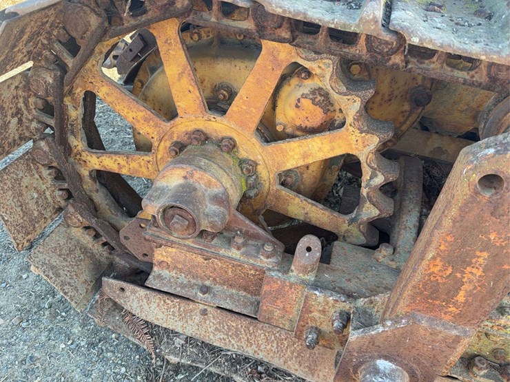 caterpillar-thirty-image-9