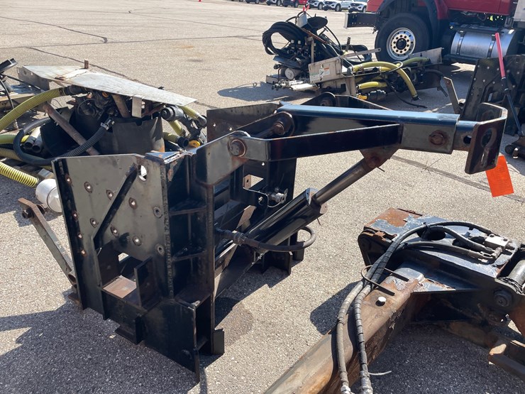 #1502-•-2018-international-7600-quad-axle-dump-truck-(has-wi-title)-with-accessories-image-62
