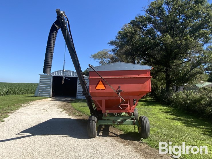 killbros-275-bu-seed-tender/gravity-wagon-w/hydraulic-auger-image-6