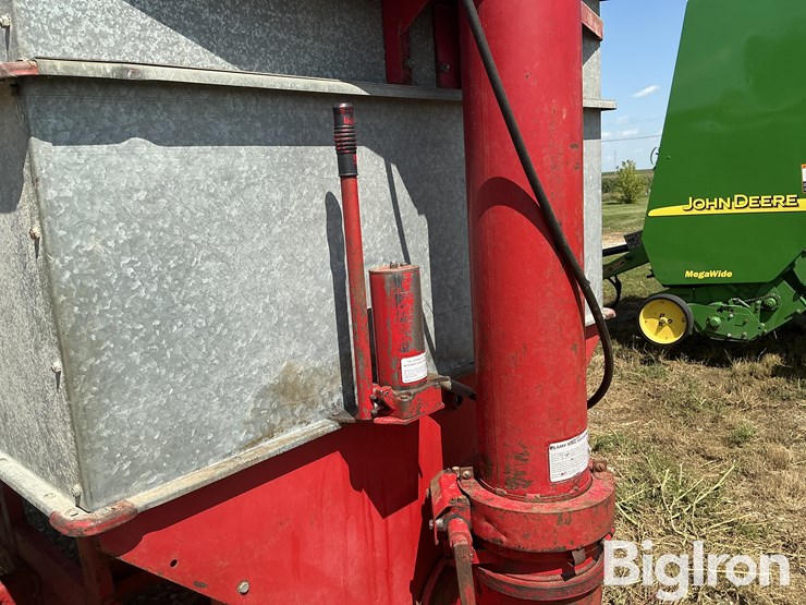 heider-151-feed-wagon-image-19