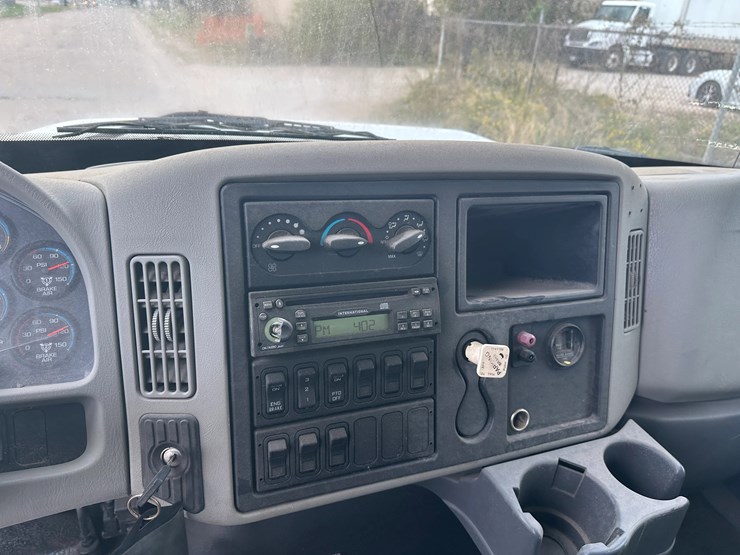 2009-international-durastar-4400-image-25