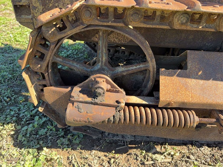 caterpillar-ten-image-37