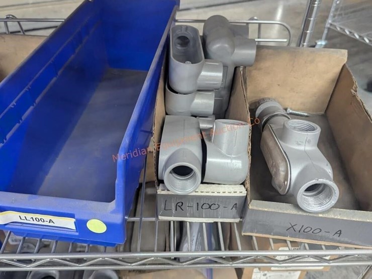 wire-rolling-rack-w/-assorted-electrical-parts-image-15