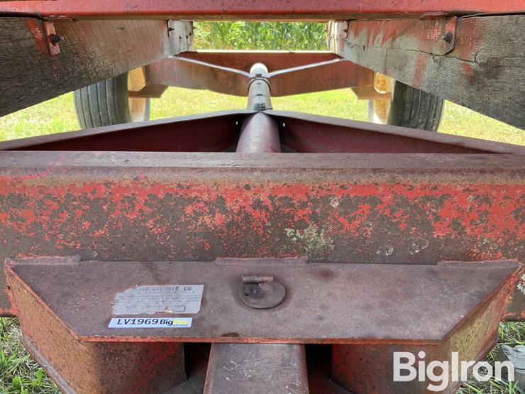 farm-king-m10-gravity-wagon-image-19