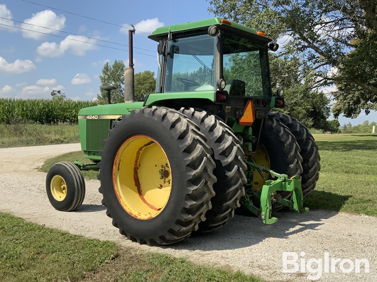 1982-john-deere-4240-2wd-tractor-image-7