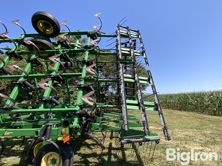 john-deere-980-32'-field-cultivator-image-17
