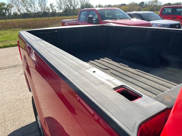 #1523-•-2021-ford-f-250-xl-pickup-truck-(has-wi-title)-image-23