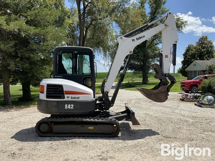 2011-bobcat-e42-mini-excavator-image-4