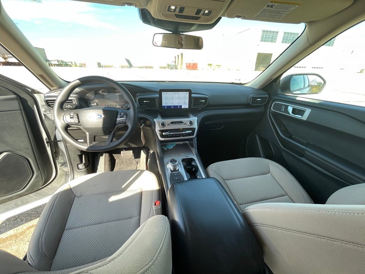 #1529-•-2021-ford-explorer-awd-suv-(has-wi-title)-image-5