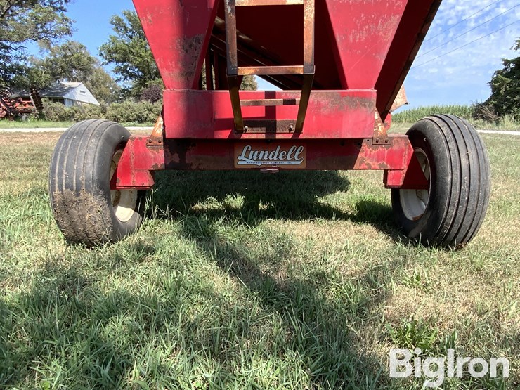 lundell-1290-gravity-wagon-image-16