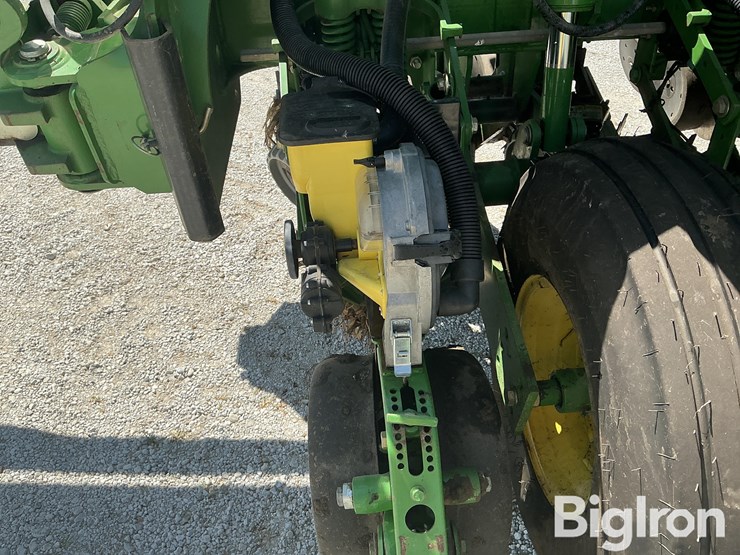 2003-john-deere-1790-ccs-12/23-planter-image-14