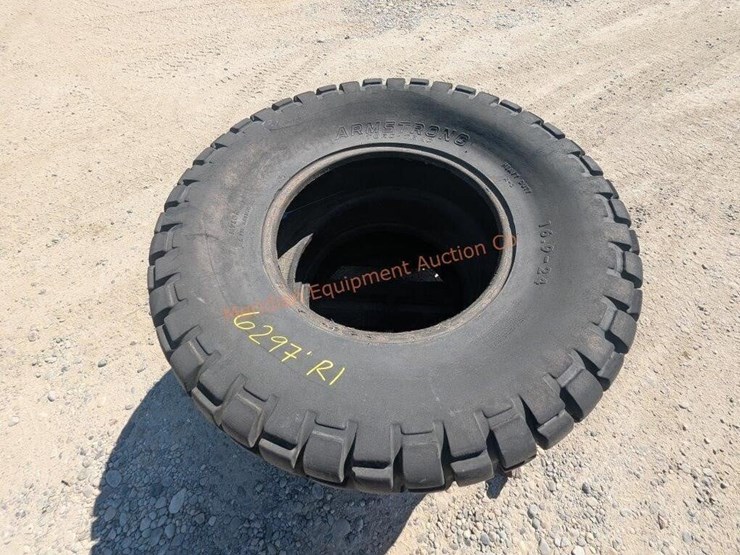 2--16.9x24-armstrong-torx-trac-hd-tires-image-2