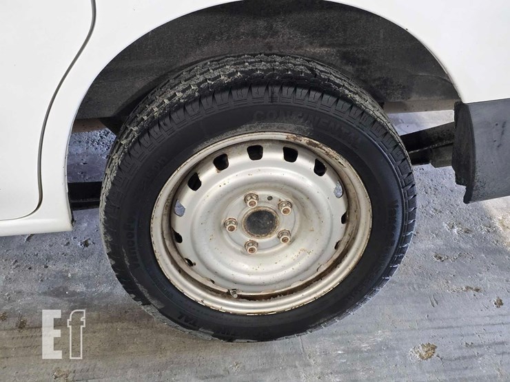 2014-nissan-nv200-image-18