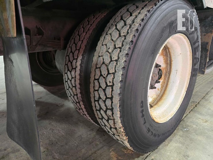 2011-international-durastar-4300-image-21
