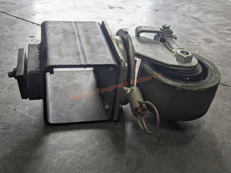 6"-hd-albion-caster-wheels-w/-sb-container-locks-image-9