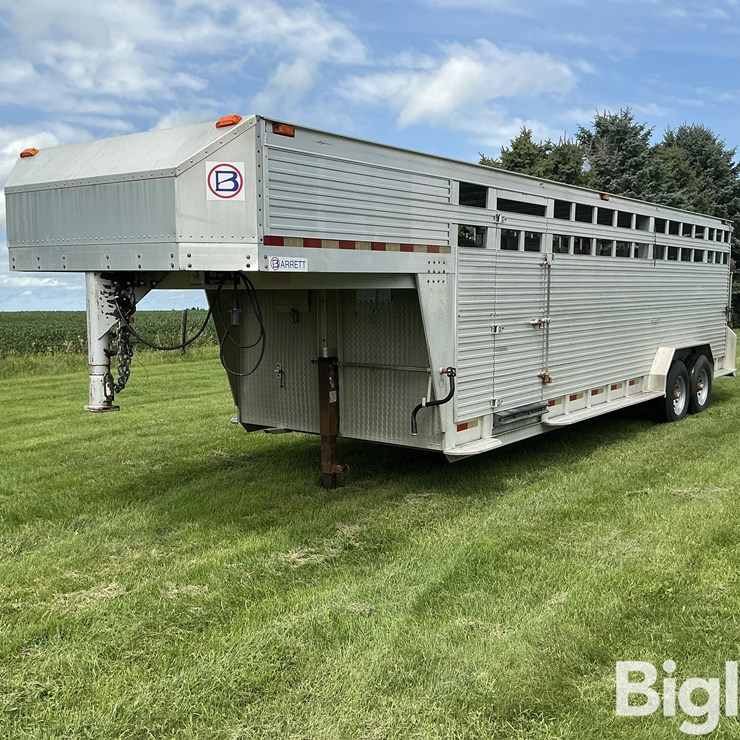 2001 Barrett T/A Gooseneck Aluminum Livestock Trailer