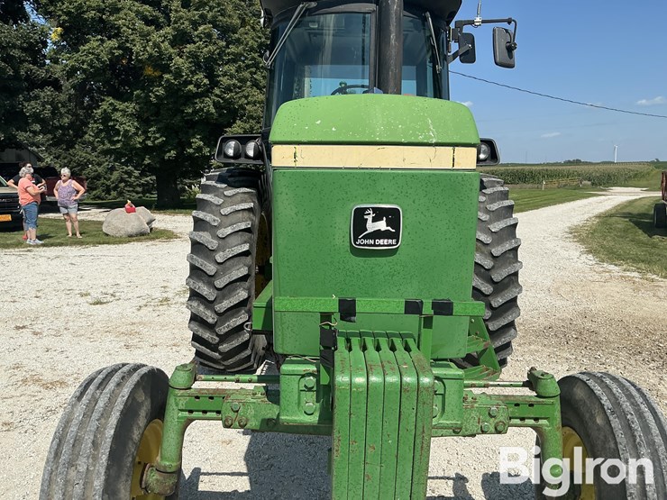 1981-john-deere-4240-2wd-tractor-image-9