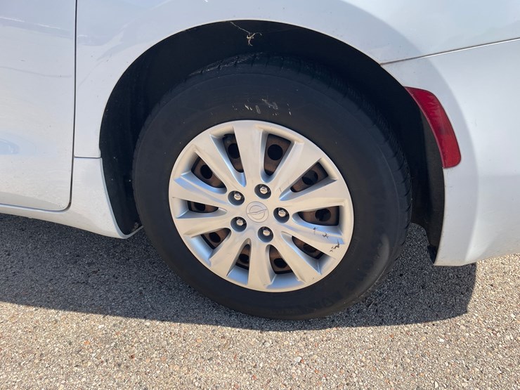 #1516-•-2020-chrysler-voyager-mini-van-(has-wi-title)-image-22