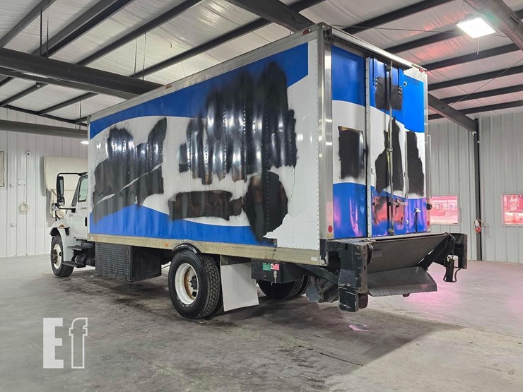 2011-international-durastar-4300-image-4