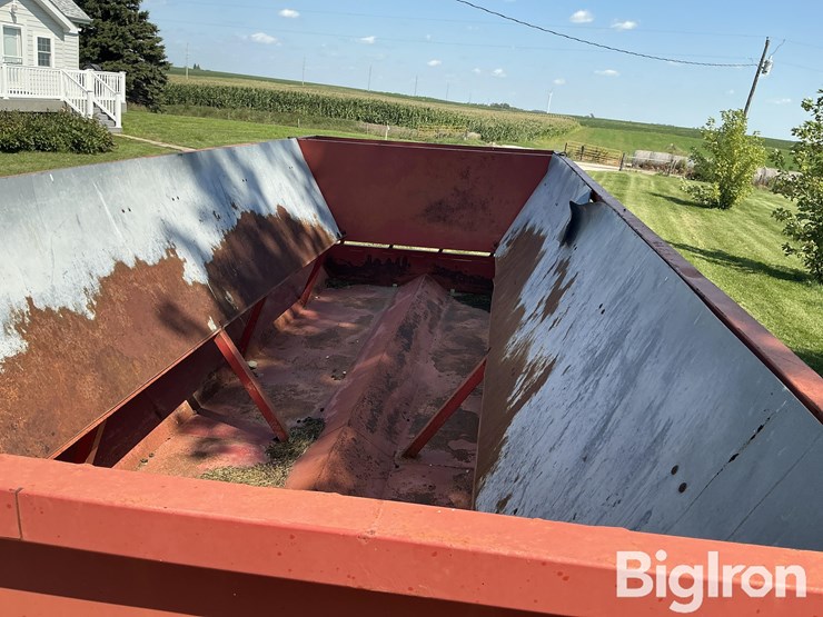 h-&-s-fws2a-hay-feeder-wagon-image-13