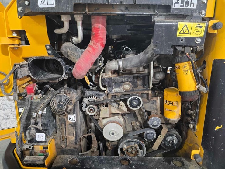 2020-jcb-300t-image-32