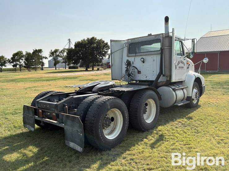 1995-international-8200-t/a-truck-tractor-image-5