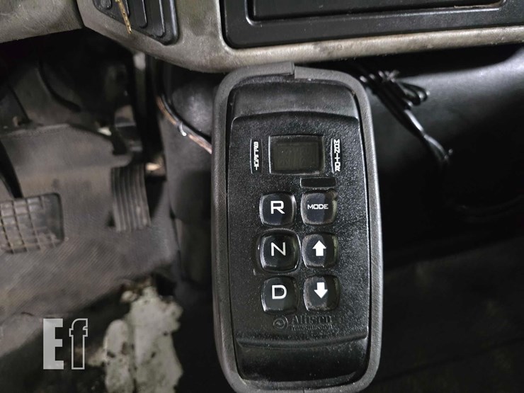 2011-international-durastar-4300-image-15