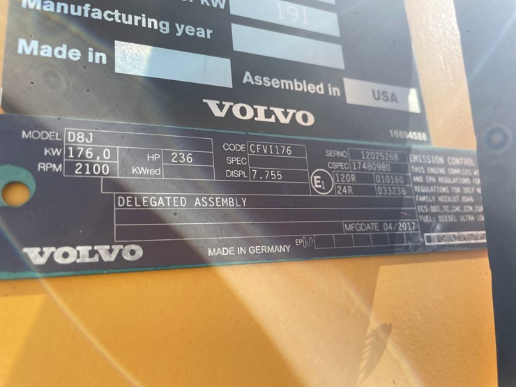 #1500-•-2017-volvo-l110h-wheel-loader-with-bucket-image-12