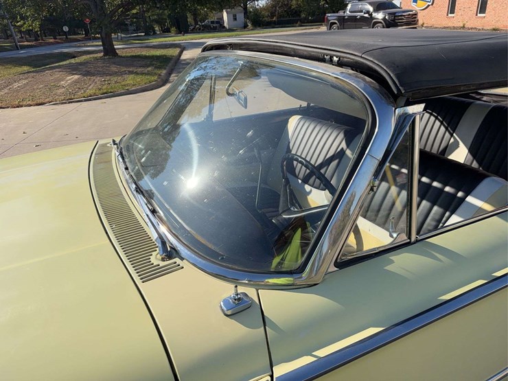 1960-ford-sunliner-image-41
