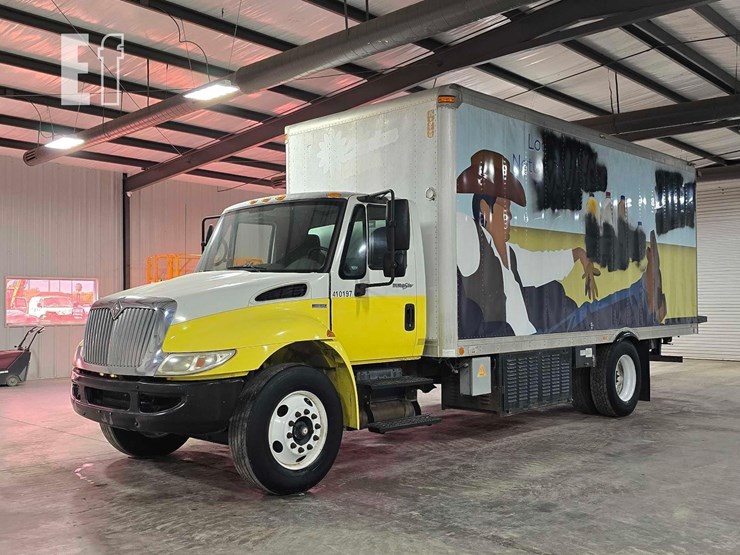 2010-international-durastar-4300-image-1