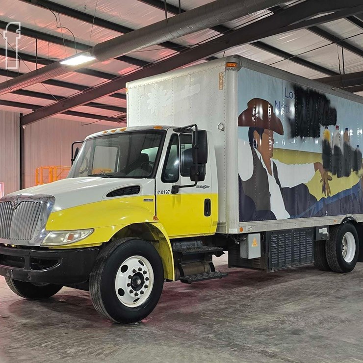 2010 INTERNATIONAL DURASTAR 4300