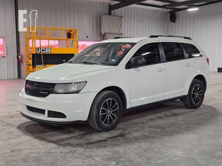 2018-dodge-journey-se-image-1