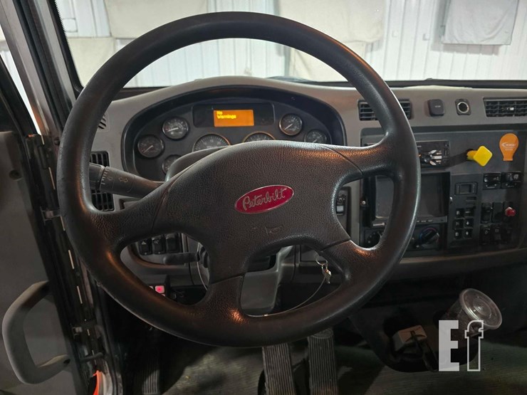 2018-peterbilt-337-image-10