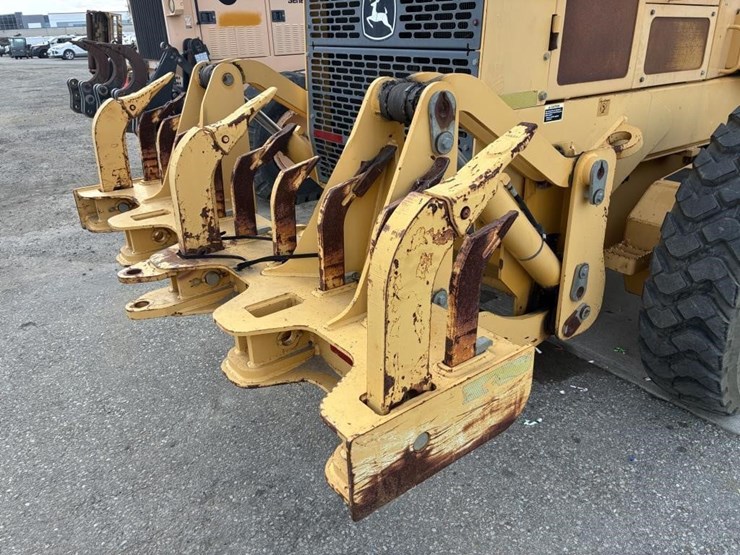 2005-deere-772d-image-20