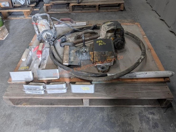 pallet--concrete-vibrators-&-assorted-tools-image-10