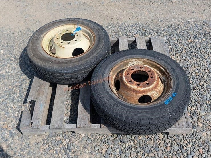 2--8.50-x-16.5-tires-w/-rims-image-4