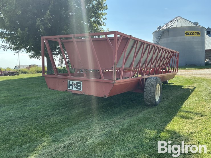 h-&-s-fws2a-hay-feeder-wagon-image-5