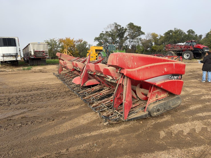 2012-case-ih-3412-image-3