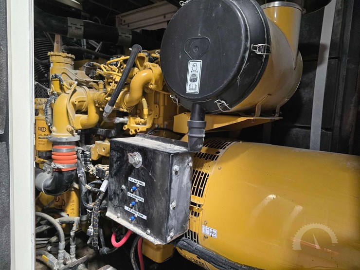 2013-caterpillar-xq350-image-15