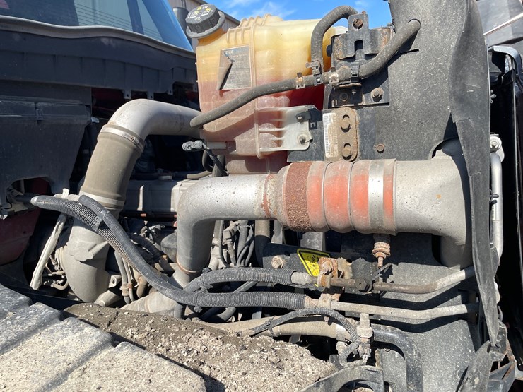 #1503-•-2018-international-7600-quad-axle-dump-truck-(has-wi-title)-with-accessories-image-42