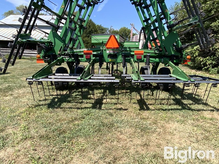 john-deere-980-32'-field-cultivator-image-19